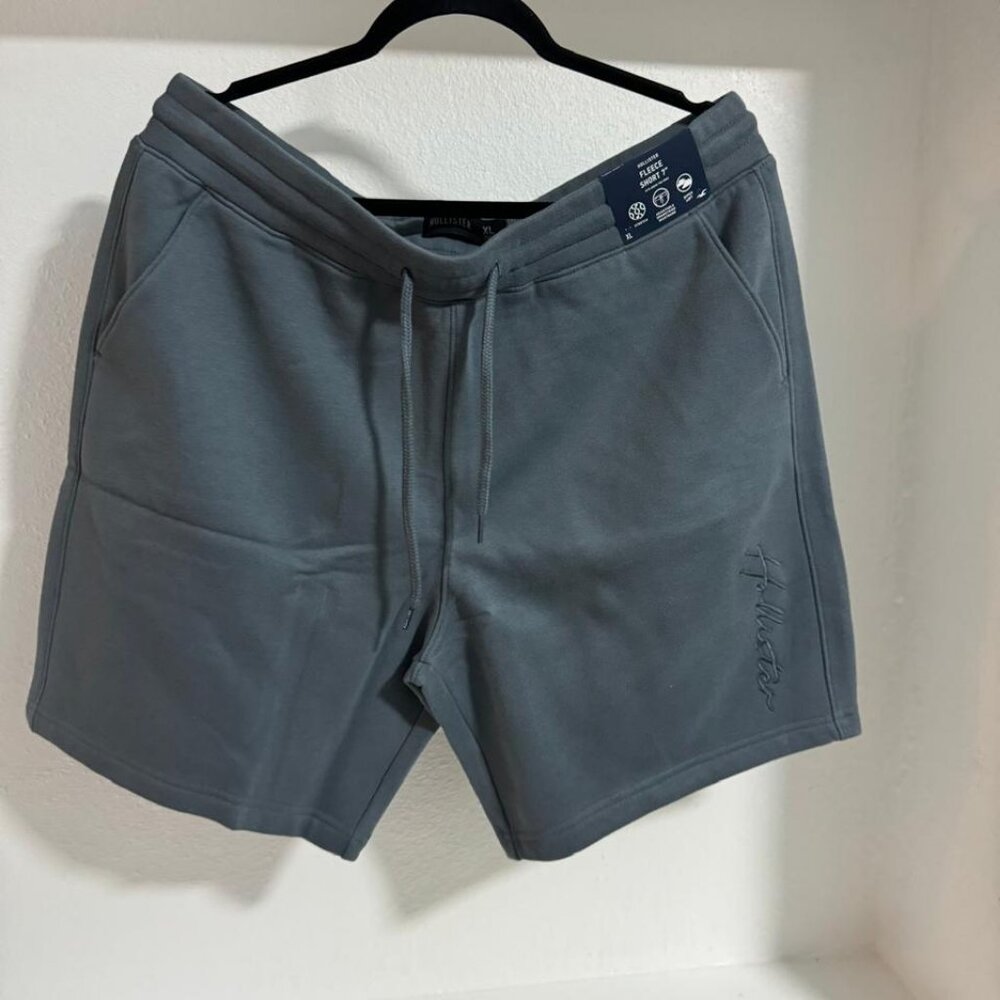 Hollister FLEECE LOGO GRAPHIC SHORTS